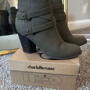 Charlotte Russe Women's Olive Ankle Boots